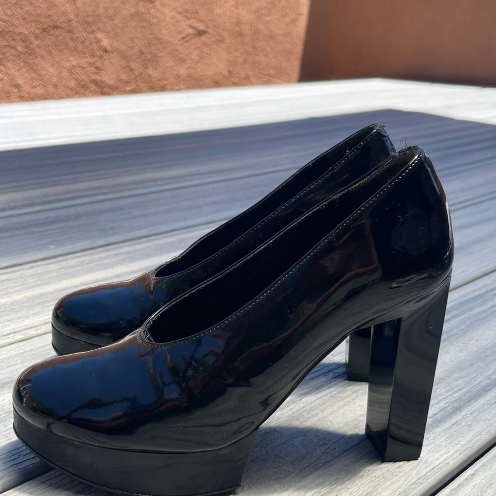 Robert Clergerie Black Patent Leather Women's Shoes - Made in France (Like New) - Picture 9 of 9